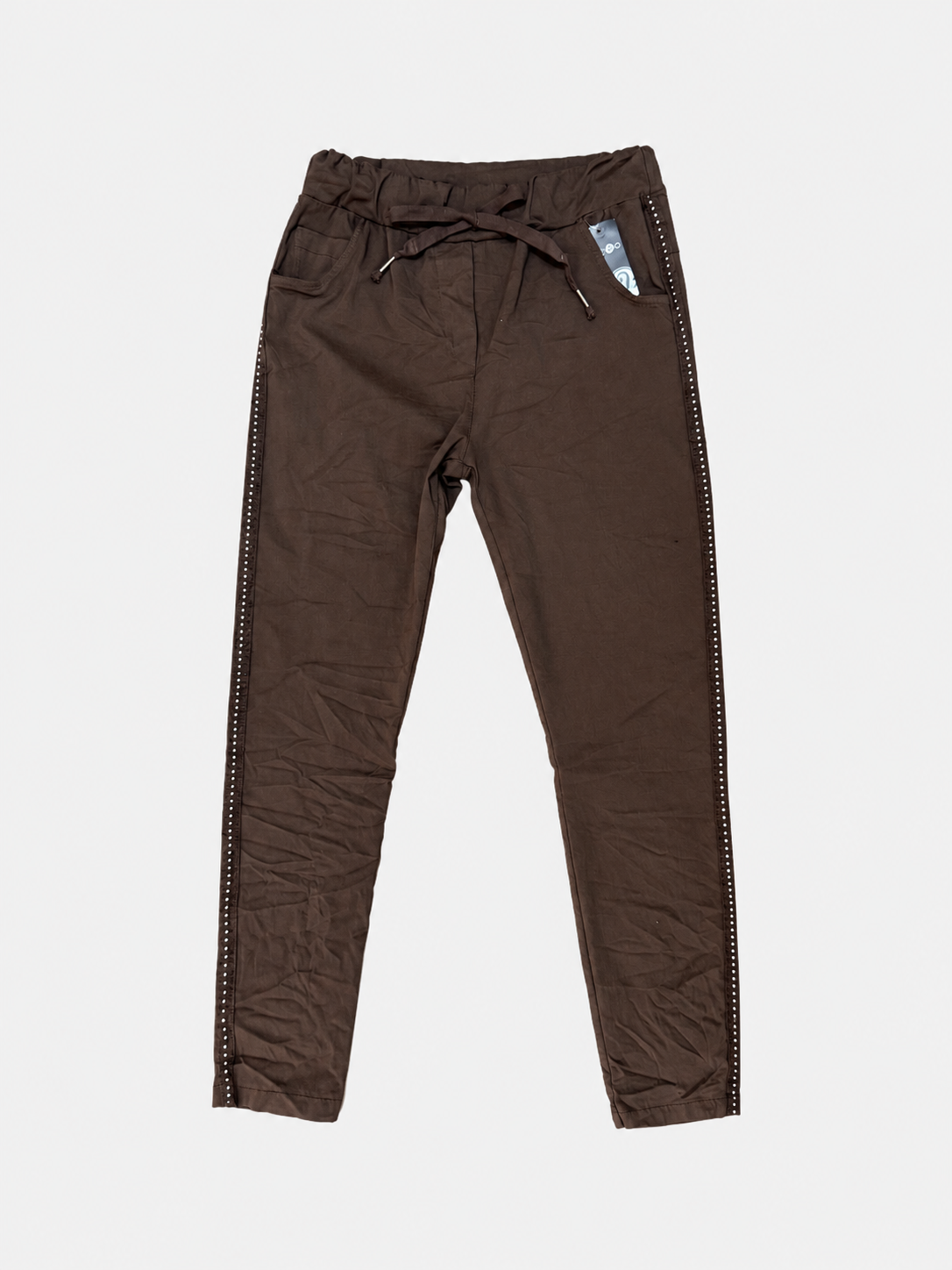 Pantalón marrón con detalles laterales